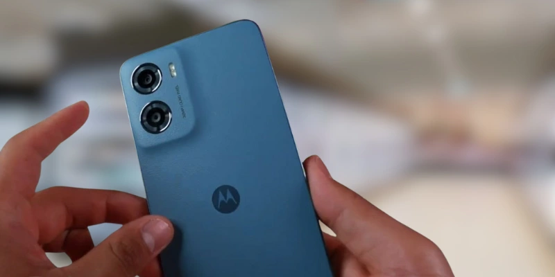 هاتف Motorola Moto E15